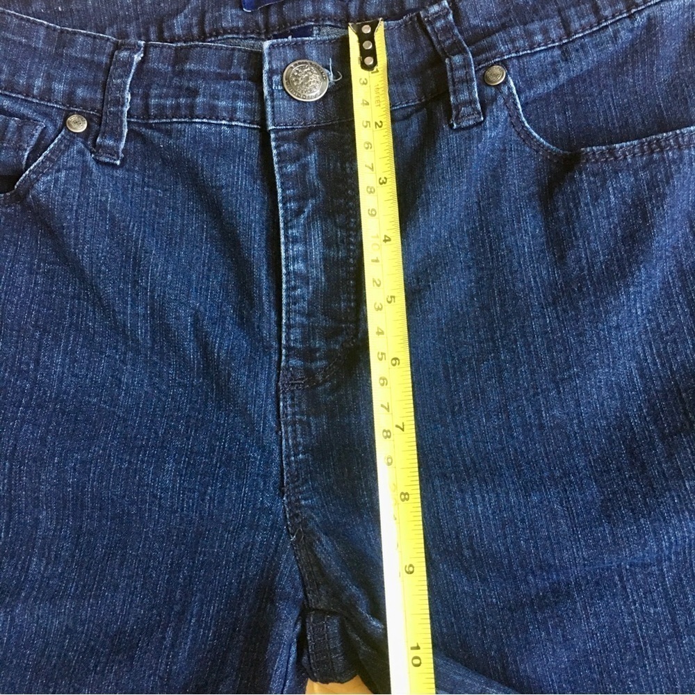 Bandolino Mid Rise Riley Bermuda Jean Shorts, Blue Denim, Size 6 - Picture 13 of 17